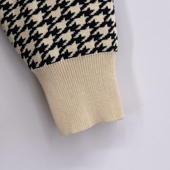 Black Tan Houndstooth V Neck Sweater Shein Sz M Long Sleeve Stretch Viscose - Picture 3 of 8